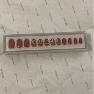 Static Nails Reusable Pop-on Manicure